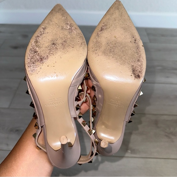 Valentino Garavani Rockstud Caged Pointed Ankle Strap Pump Heels in Poud… - Picture 13 of 16